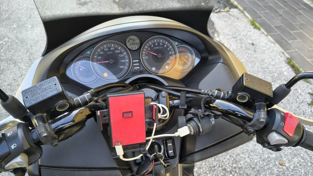 Honda Forza 300 ABS (2013 - 17)  (3)