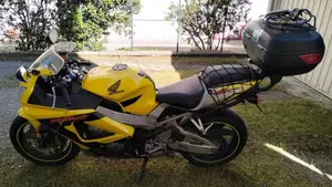 Honda CBR 900 RR Fireblade (2000 - 01)  (2)