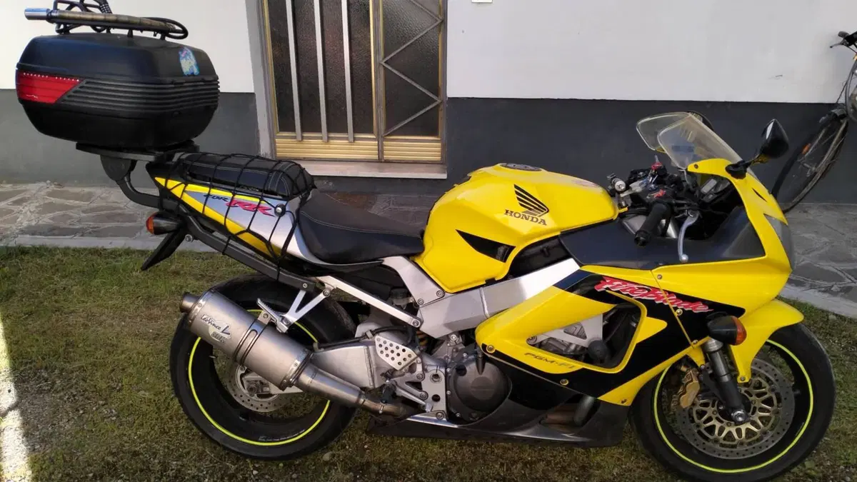 Honda CBR 900 RR Fireblade (2000 - 01)  (3)