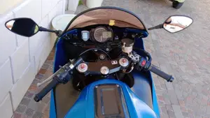 Kawasaki Ninja 1200 ZX-12R (2000 - 06)  (2)