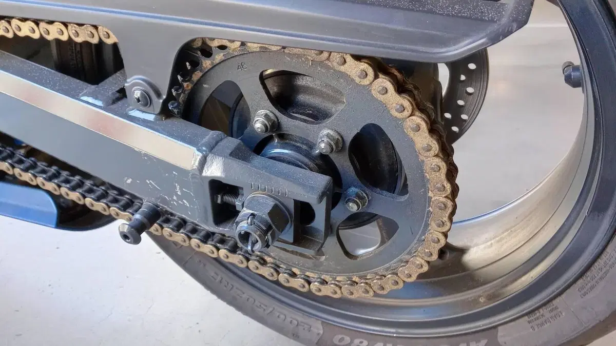 Kawasaki Ninja 1200 ZX-12R (2000 - 06)  (8)