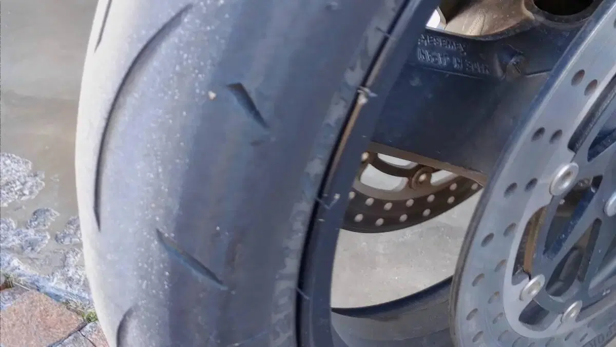 Kawasaki Ninja 1200 ZX-12R (2000 - 06)  (11)