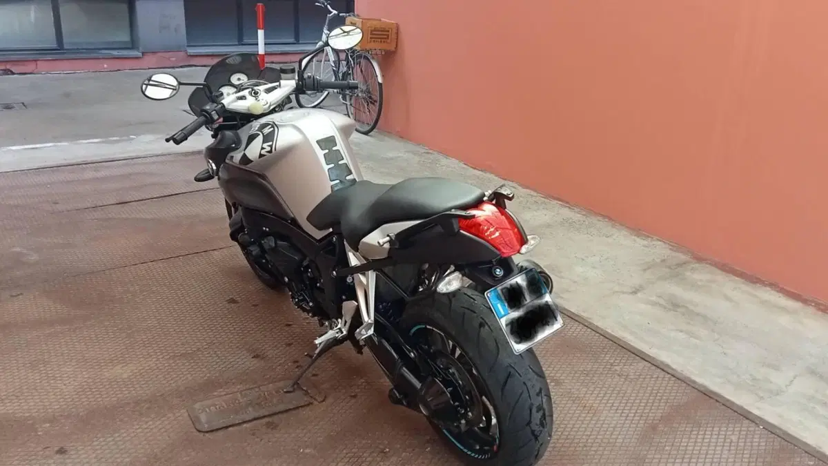 Bmw K 1200 R  (2)