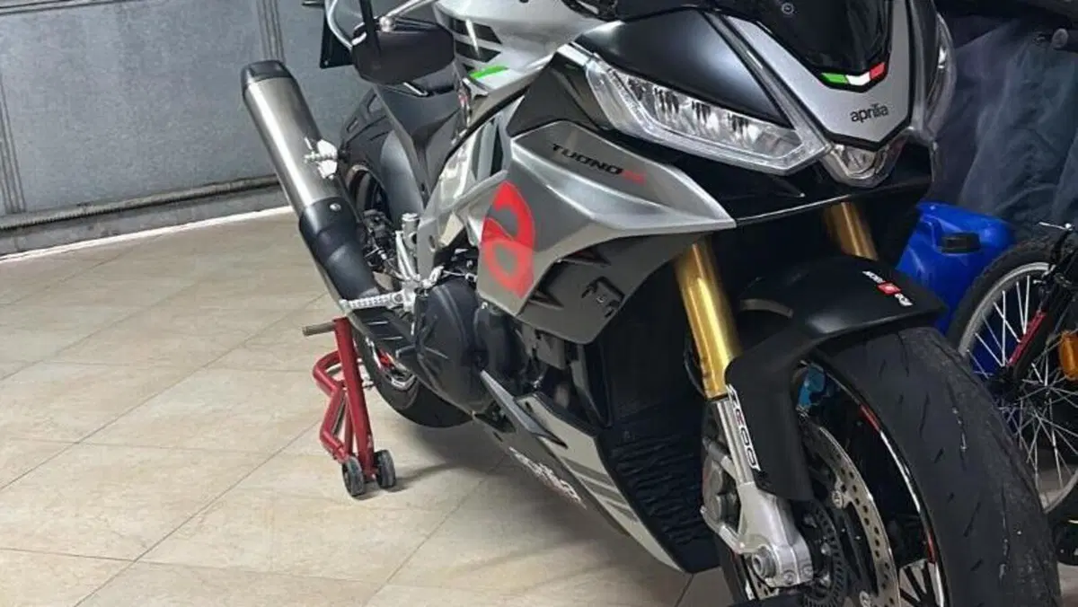 Aprilia Tuono V4 (2021 - 24)  (3)