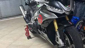 Aprilia Tuono V4 (2021 - 24)  (3)