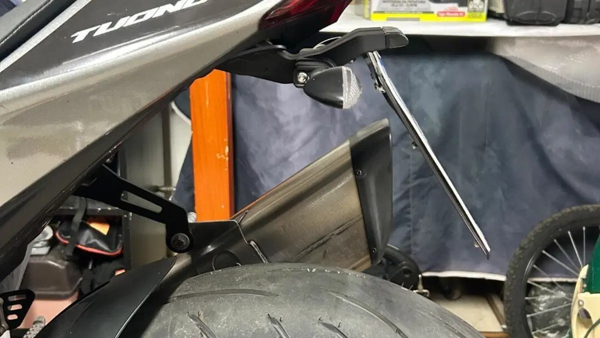 Aprilia Tuono V4 (2021 - 24)  (5)