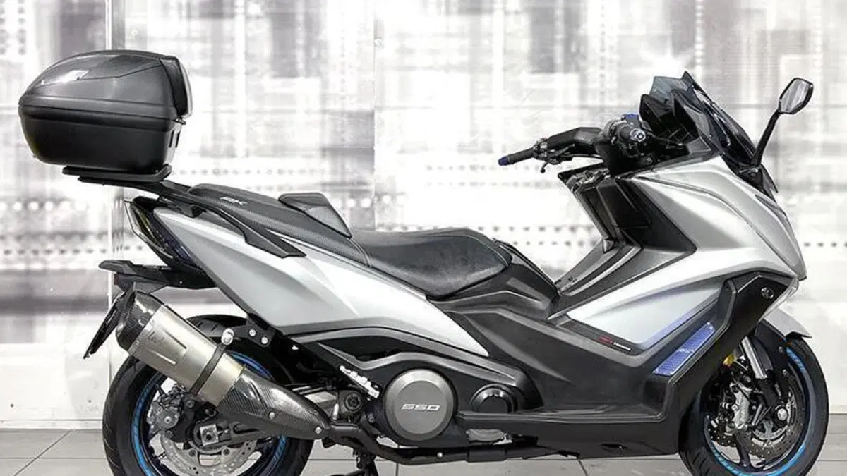 Kymco AK 550 (2017 - 19)  (8)