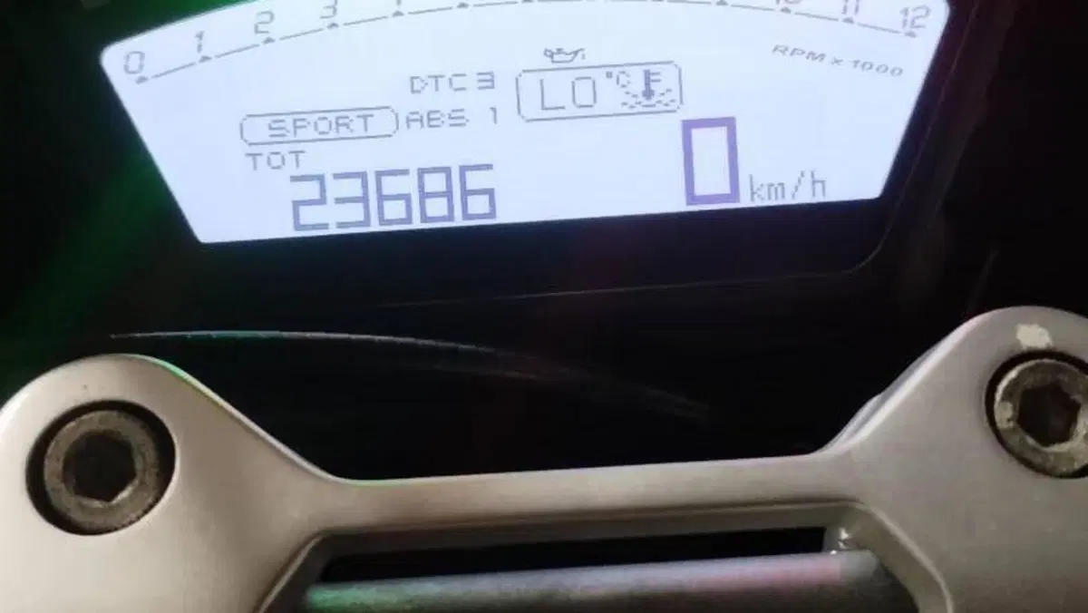 Ducati Hyperstrada 821 (2013 - 15)  (5)