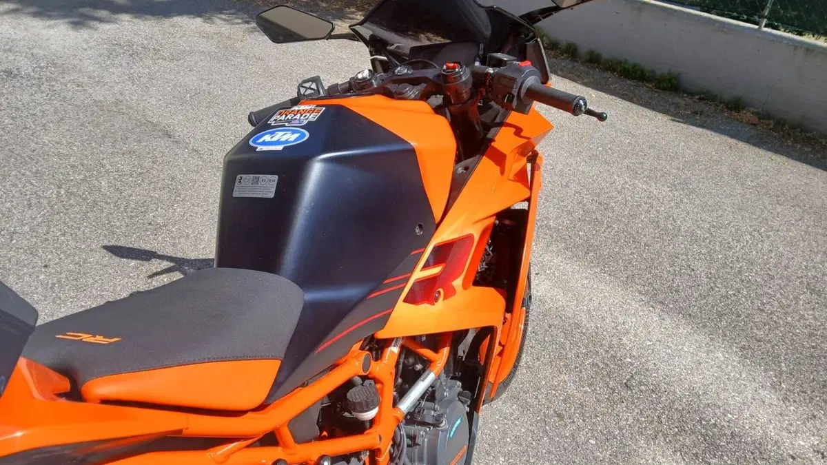 KTM RC 390 (2022 - 26)  (3)