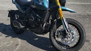 Moto Morini SEIEMMEZZO SCR (2022 - 26)  (3)