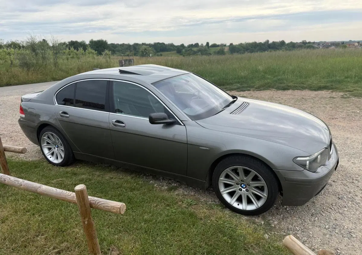 BMW Serie 7 745i cat