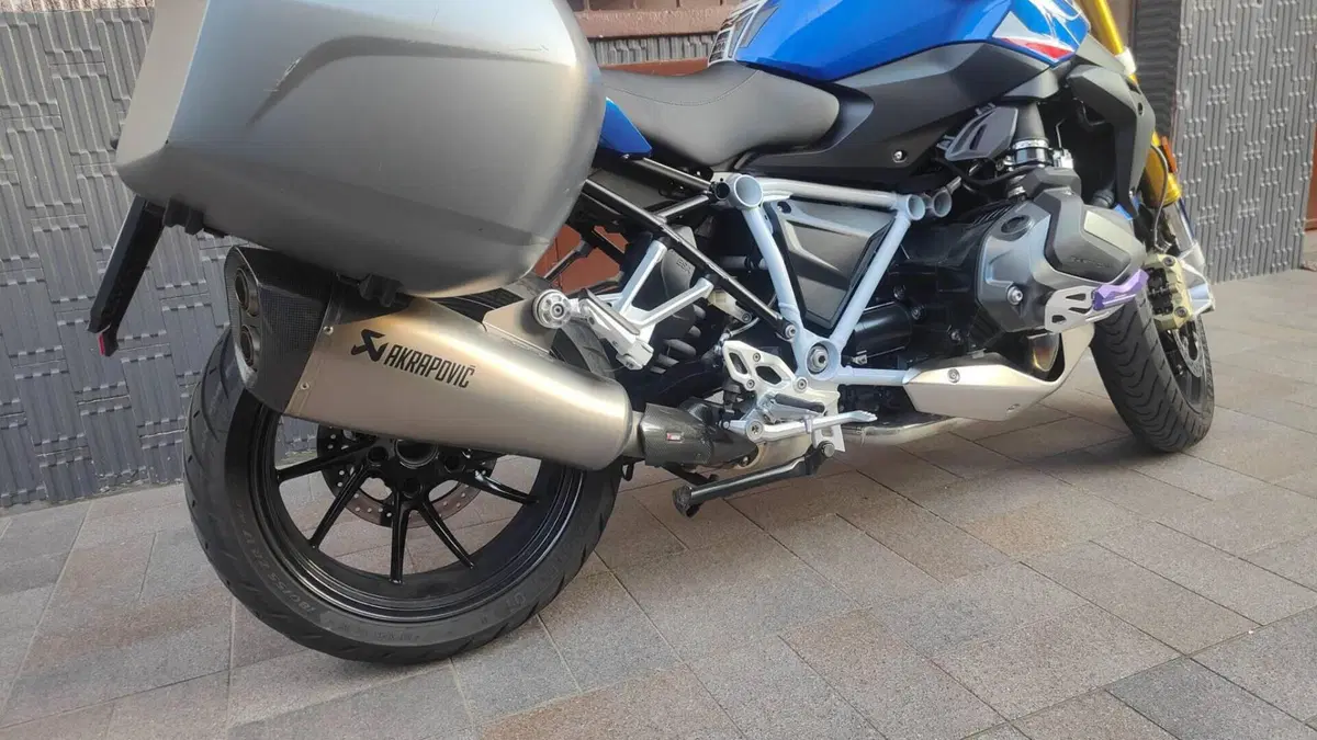Bmw R 1250 R (2021 - 25)  (3)