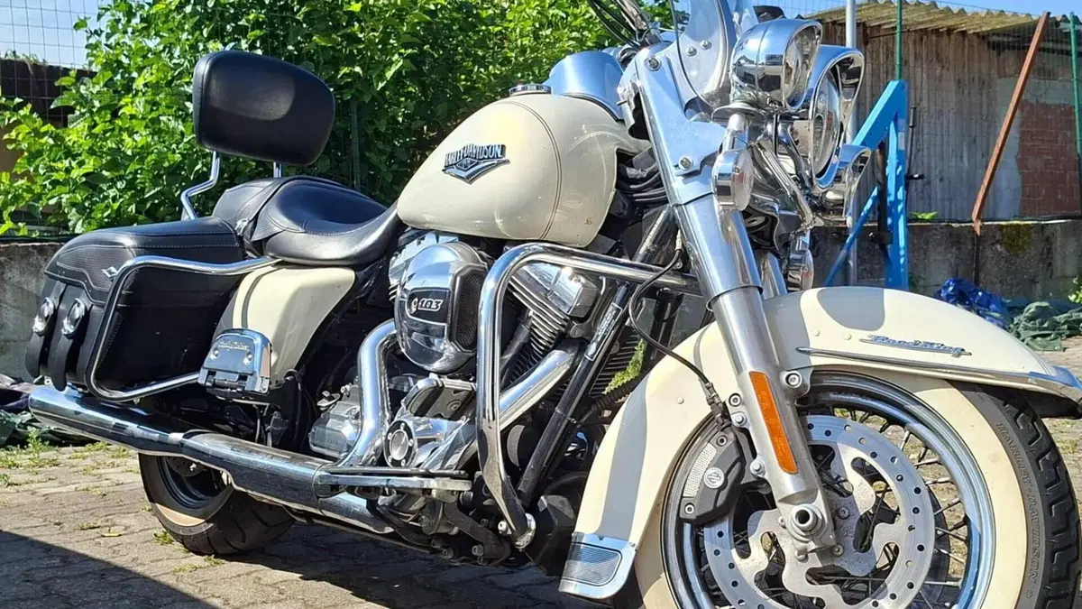 Harley-Davidson 103 Road King Classic (2014 - 16) - FLHRC 