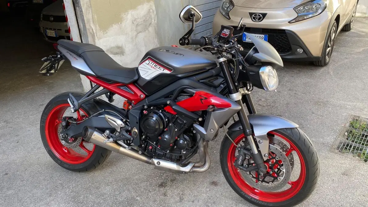 Triumph Street Triple (2013) 