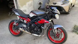 Triumph Street Triple (2013) 