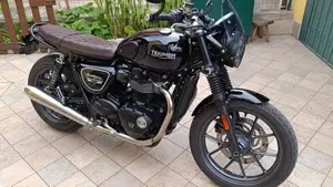 Triumph Street Twin 900 (2016) 
