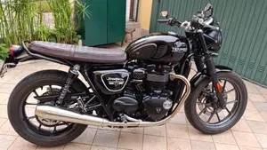 Triumph Street Twin 900 (2016)  (2)