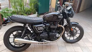 Triumph Street Twin 900 (2016)  (4)