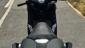Yamaha X-Max 300 Tech Max (2021 - 24)  (7)