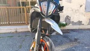 KTM 890 SMT (2023 - 25)  (4)
