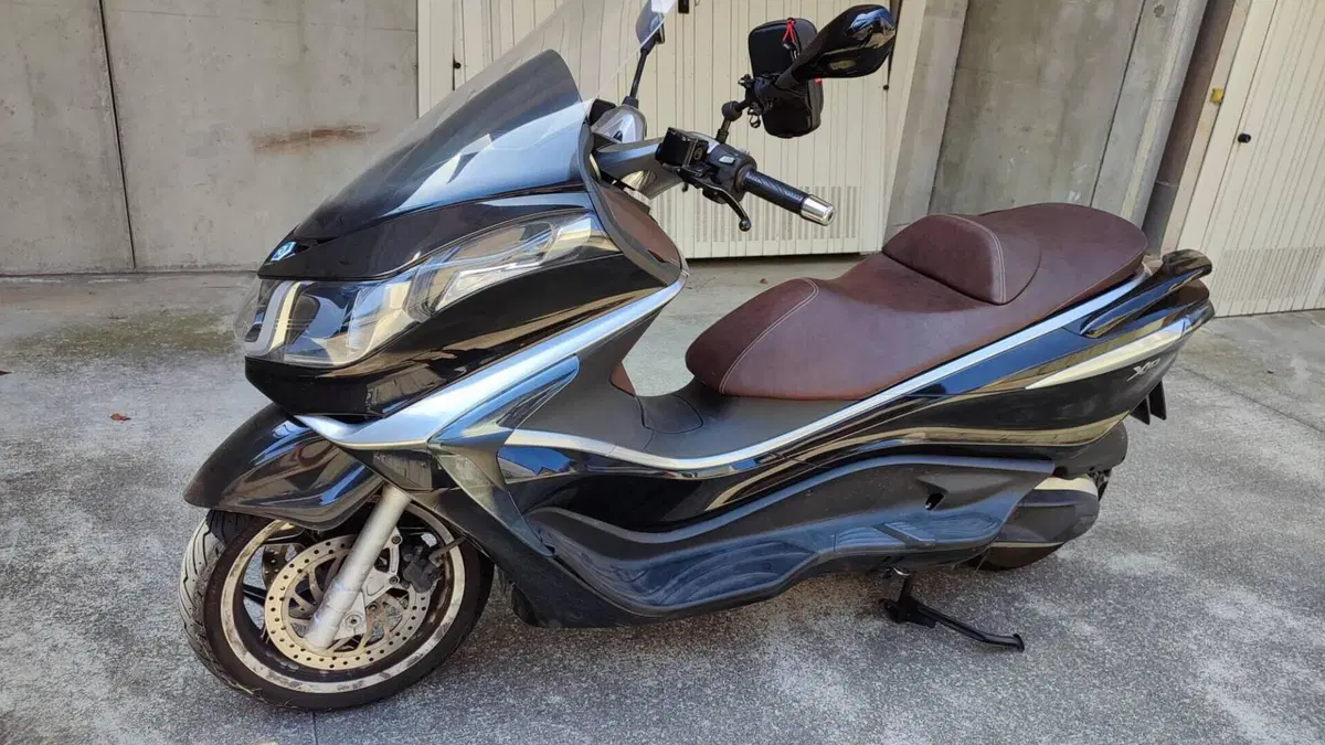 Piaggio X10 350 ie Executive (2011 - 17) 
