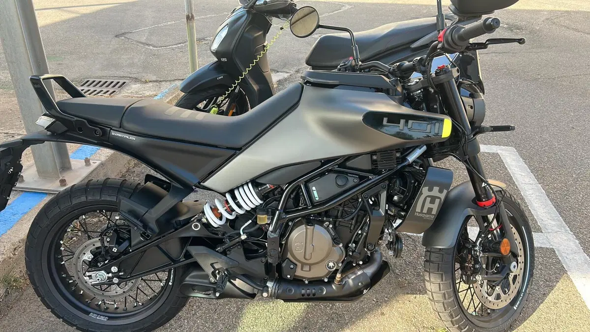 Husqvarna Svartpilen 401 (2024 - 26)  (5)