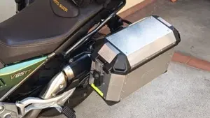 Moto Guzzi V85 TT Centenario (2021 - 22)  (4)