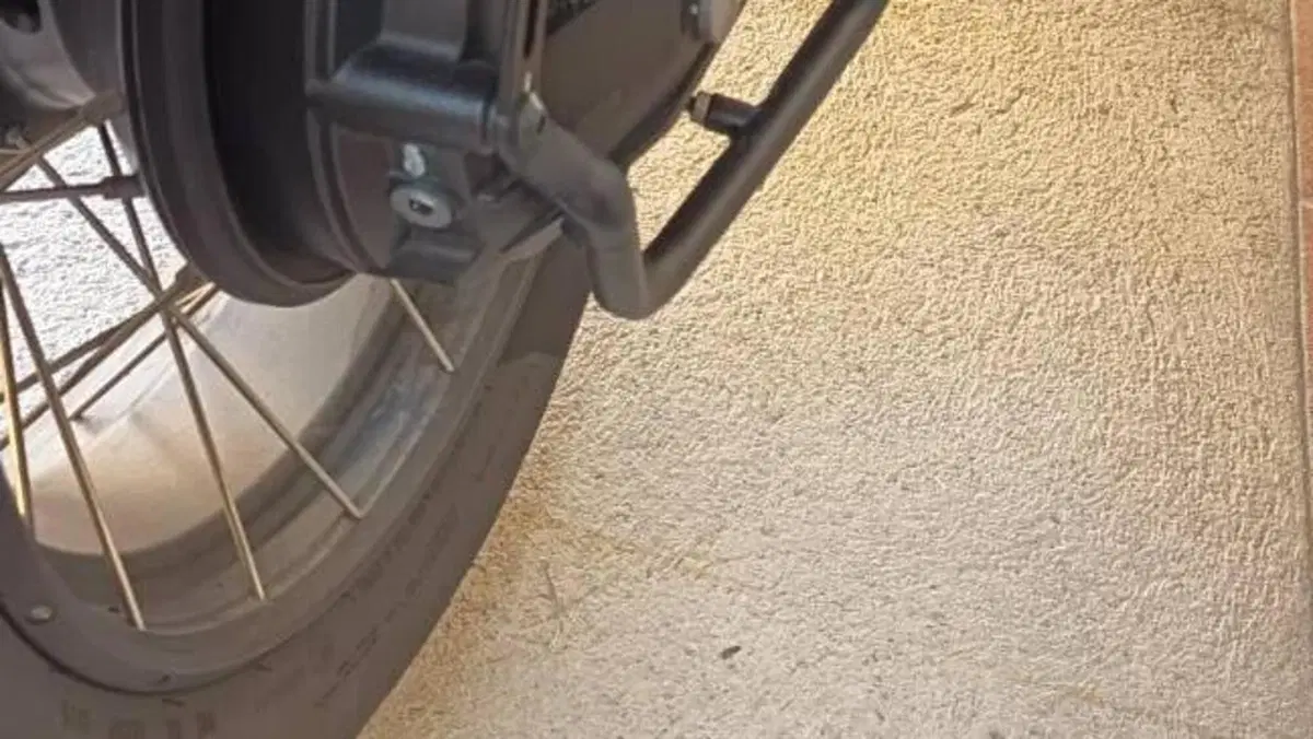 Moto Guzzi V85 TT Centenario (2021 - 22)  (6)