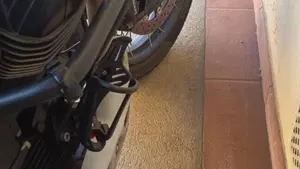 Moto Guzzi V85 TT Centenario (2021 - 22)  (8)