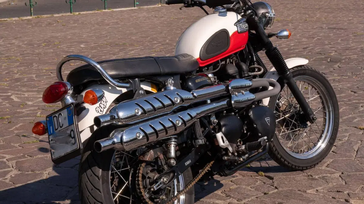 Triumph Scrambler (2006 - 17)  (2)