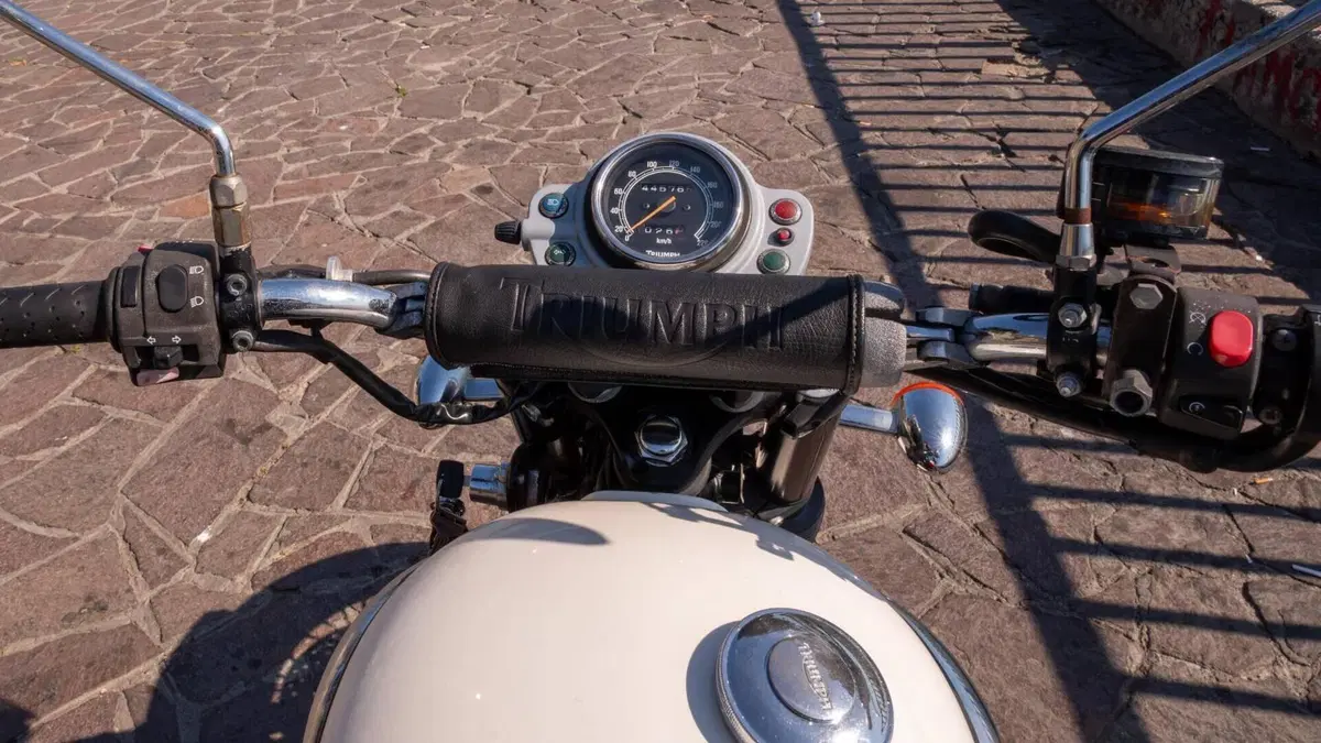 Triumph Scrambler (2006 - 17)  (3)