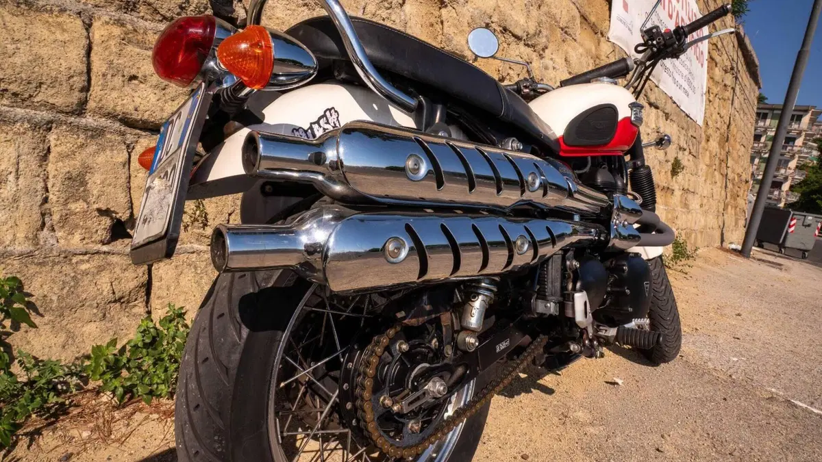 Triumph Scrambler (2006 - 17)  (4)