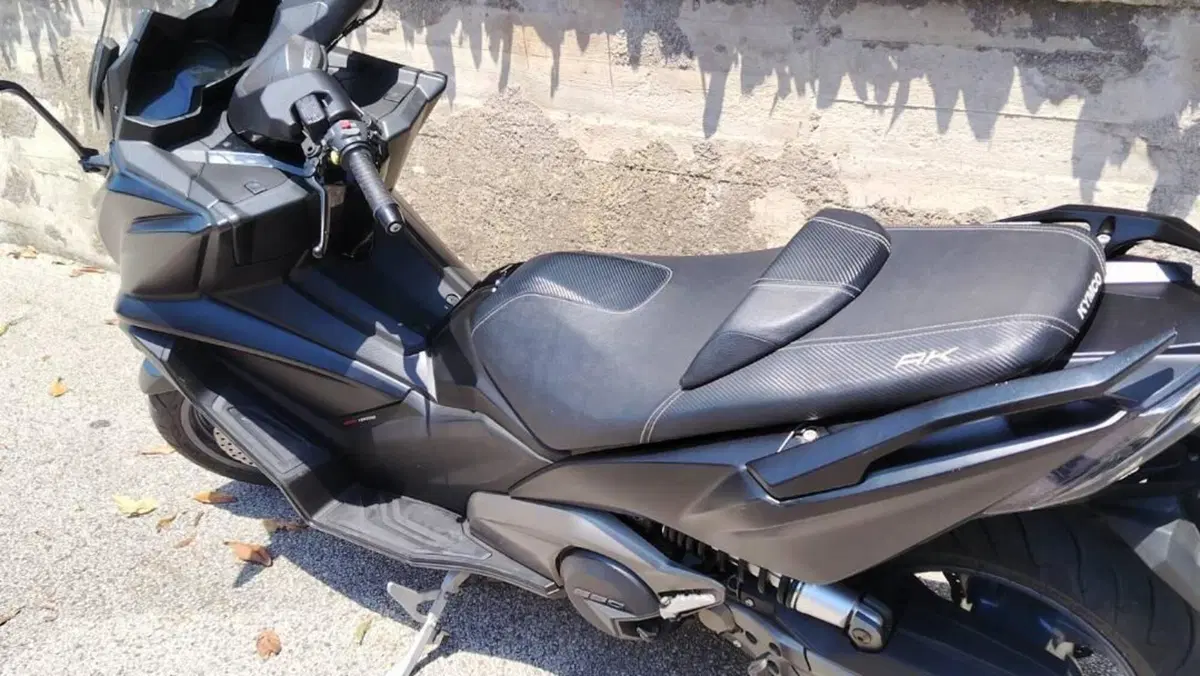 Kymco AK 550 ETS (2021 - 26)  (2)