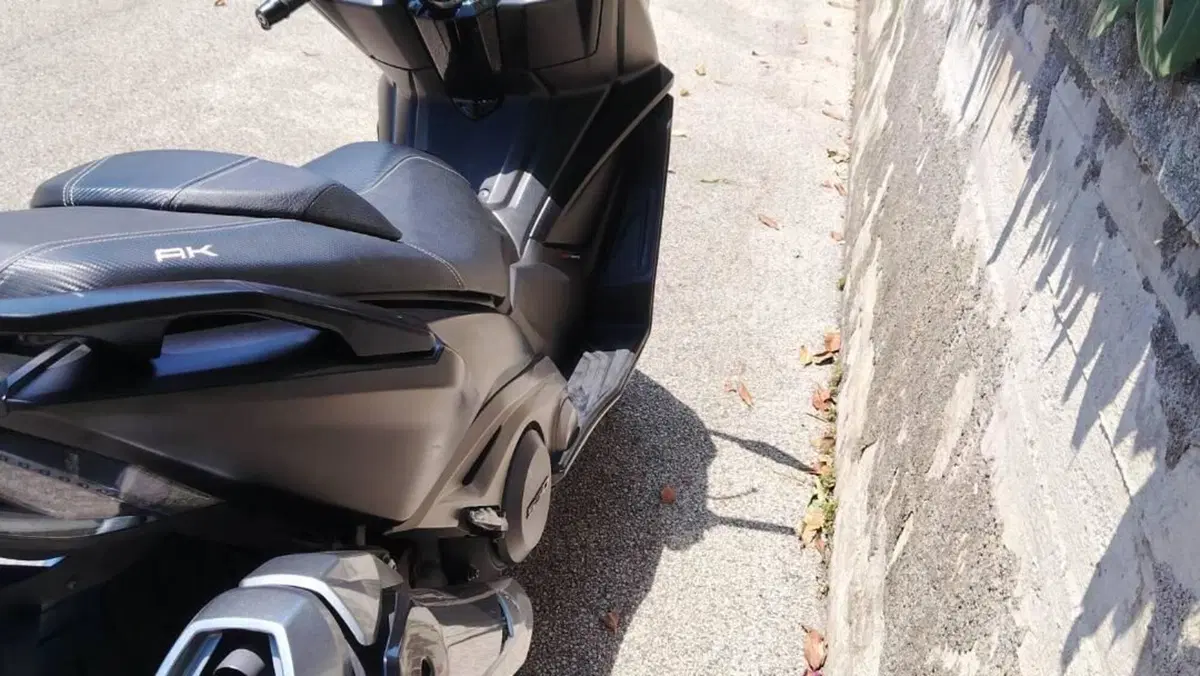 Kymco AK 550 ETS (2021 - 26)  (3)