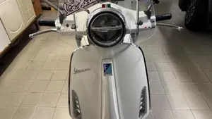 Vespa Primavera 125 3V ie ABS (2018 - 19)  (2)