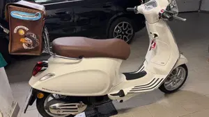 Vespa Primavera 125 3V ie ABS (2018 - 19)  (4)