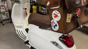 Vespa Primavera 125 3V ie ABS (2018 - 19)  (6)