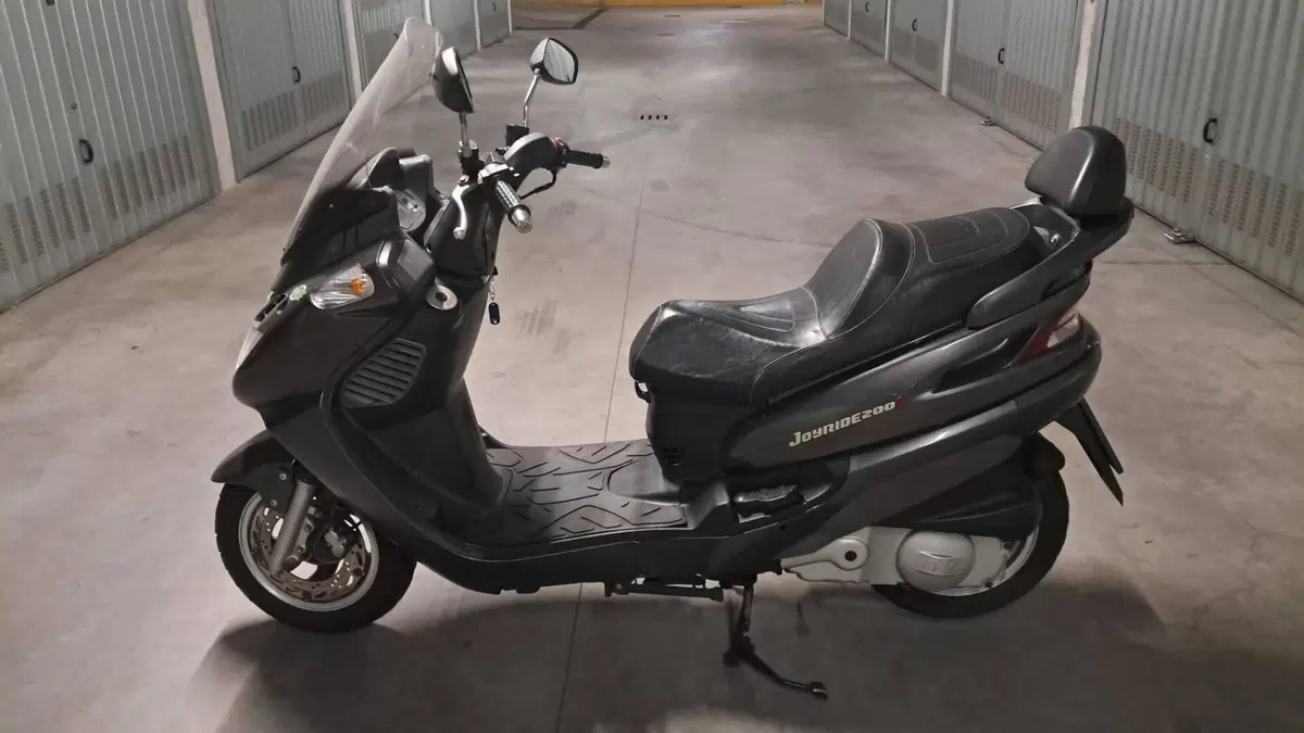 Sym Joyride 200  (3)