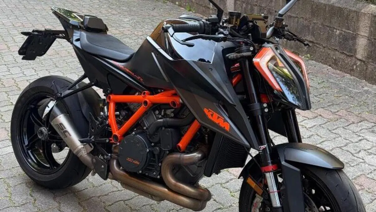 KTM 1290 Super Duke R (2021) 