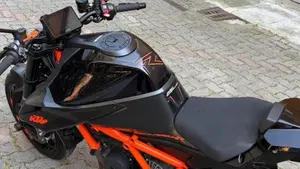 KTM 1290 Super Duke R (2021)  (3)