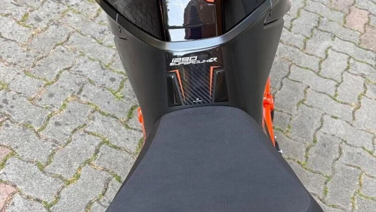 KTM 1290 Super Duke R (2021)  (5)