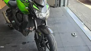 Kawasaki Z 750 (2007 - 14)  (2)