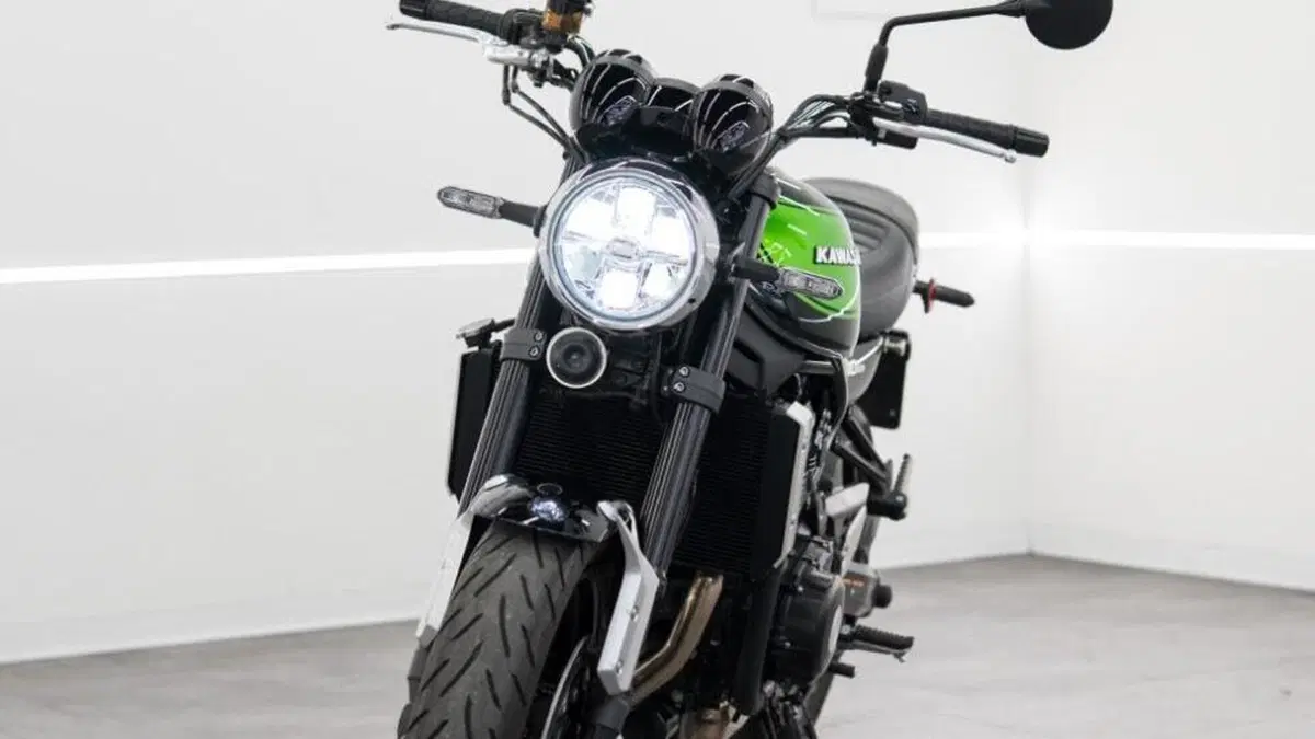 Kawasaki Z 900 RS (2022 - 25)  (10)