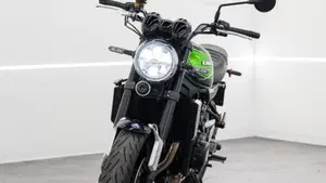 Kawasaki Z 900 RS (2022 - 25)  (10)