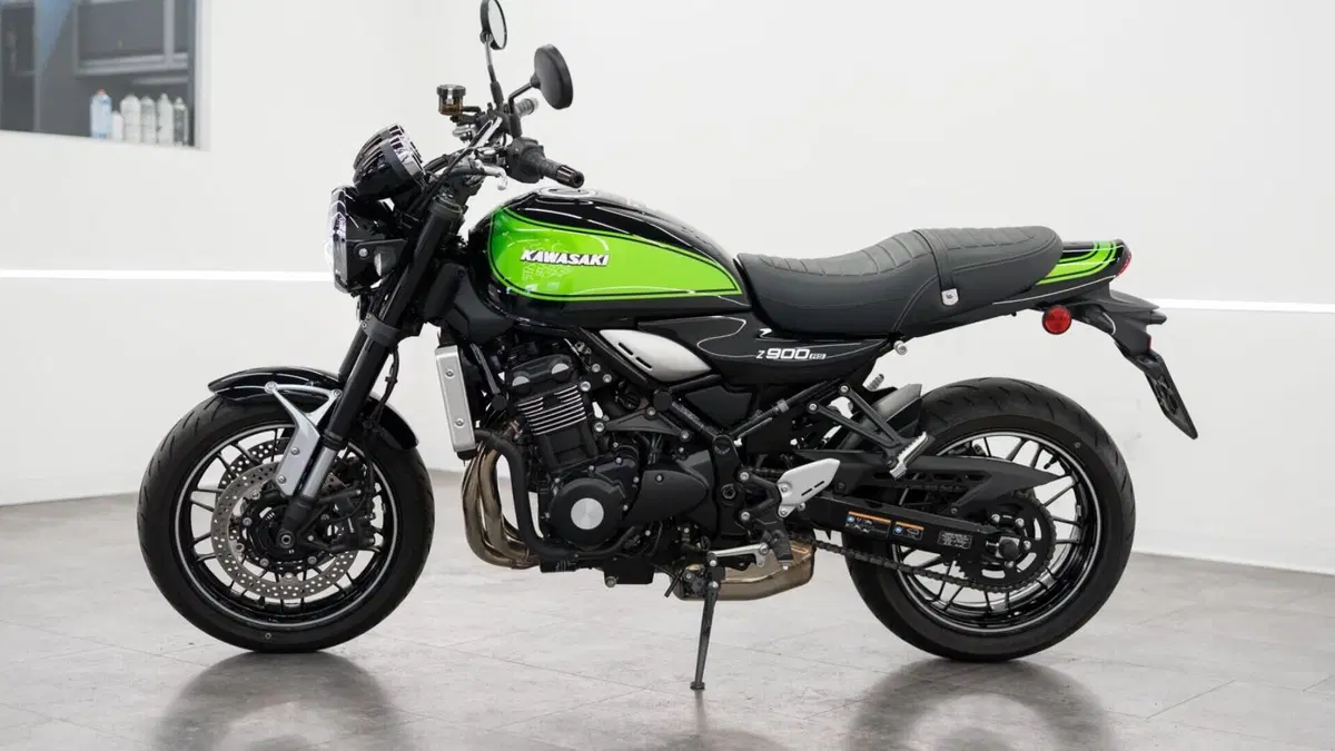 Kawasaki Z 900 RS (2022 - 25)  (11)