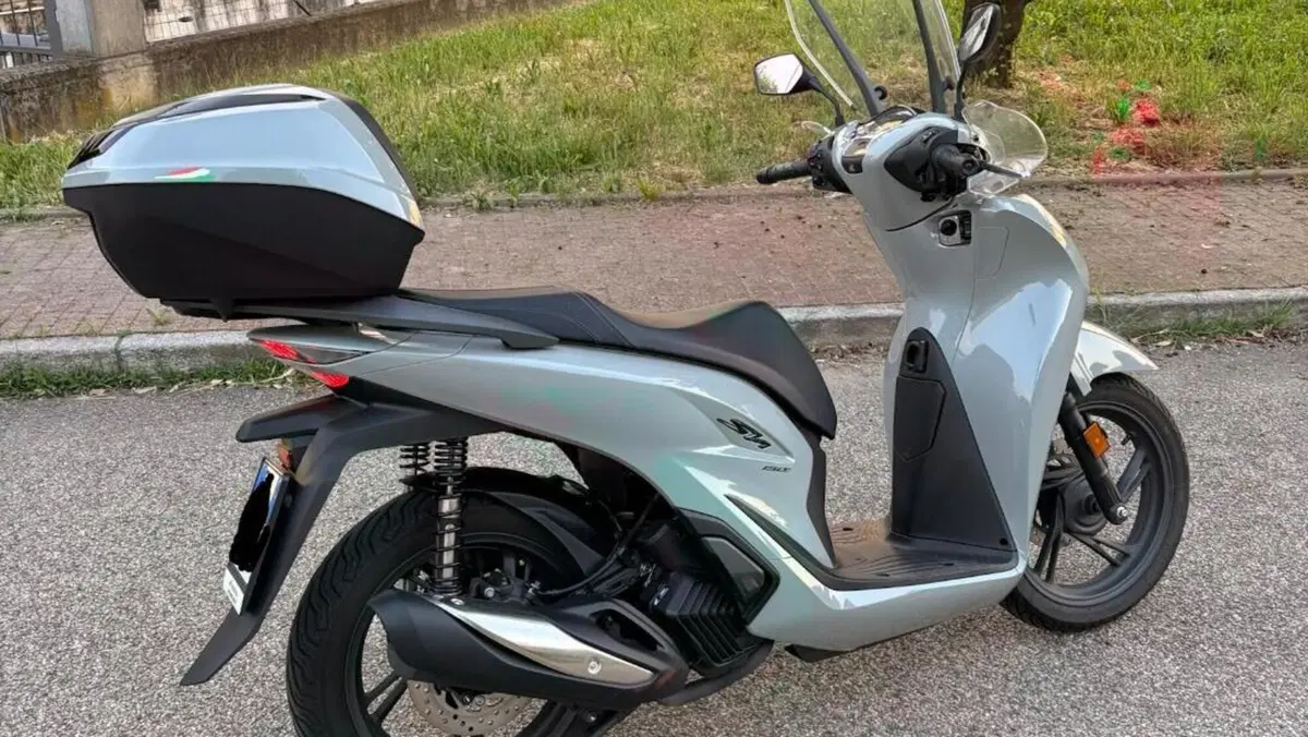 Honda SH 150i (2024 - 25)  (6)