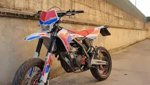 Fantic Motor Motard 125 Performance 4t (2020)  (2)