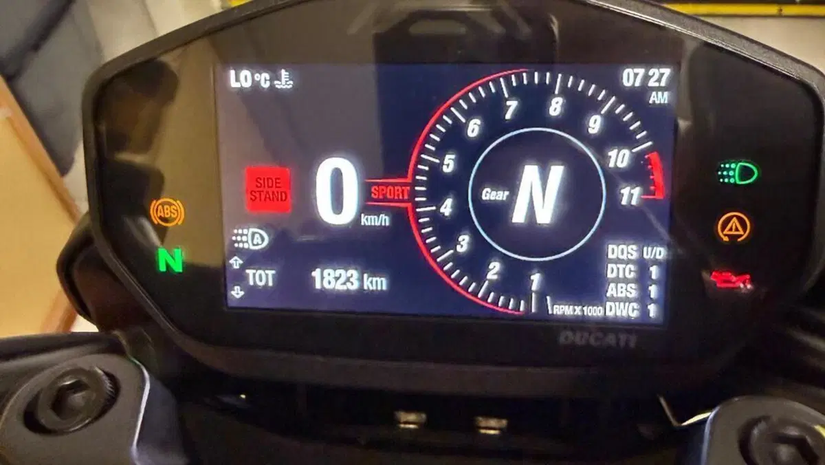 Ducati Hypermotard 950 RVE (2022 - 25)  (4)