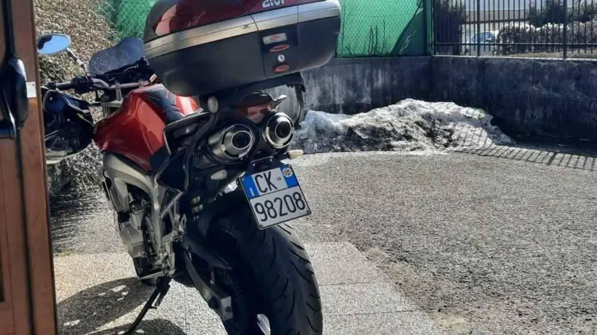 Yamaha FZ6 Fazer (2004 - 07)  (2)