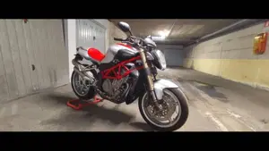 MV Agusta Brutale 910 S (2005 - 11)  (7)